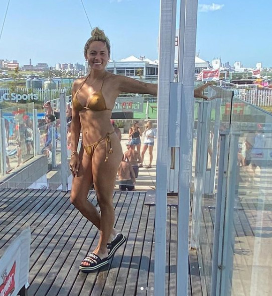 Nhan sắc nóng bỏng của bóng hồng từng khiến Maradona điêu đứng ảnh 7