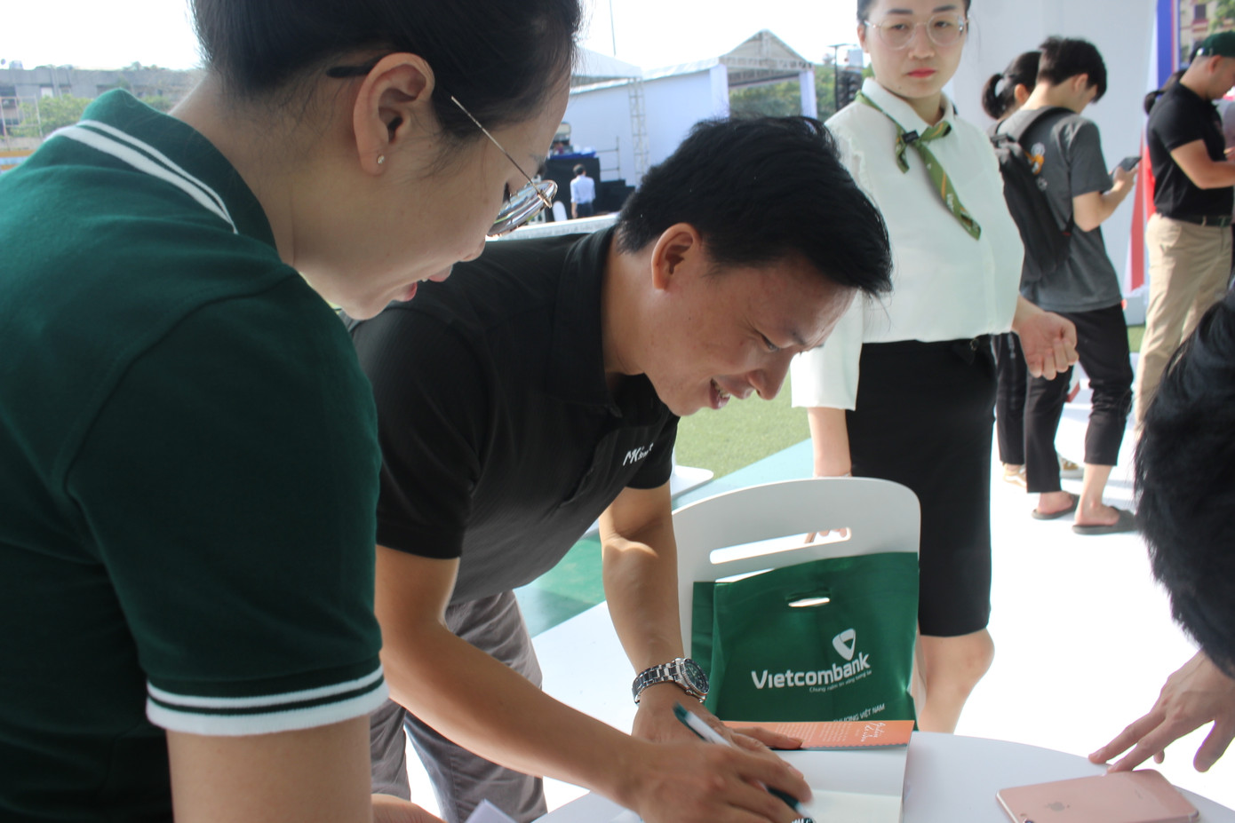 Gian hàng đẹp mãn nhãn của nhà tài trợ kim cương Ngày Thẻ Việt Nam ảnh 5