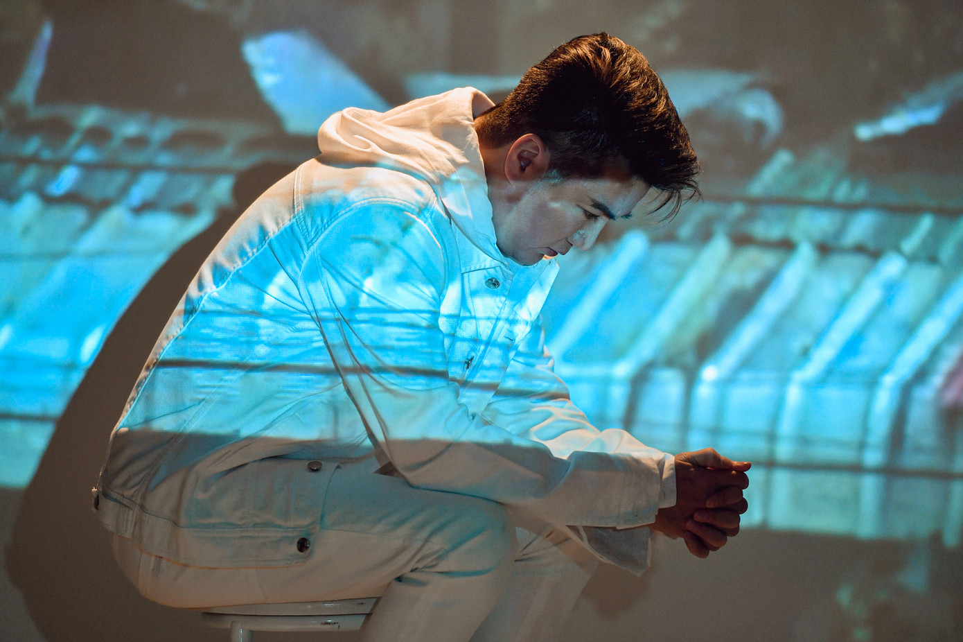 Đàm Vĩnh Hưng cúi đầu bật khóc hát ‘Chị ơi’, động viên đồng bào miền Trung ảnh 2