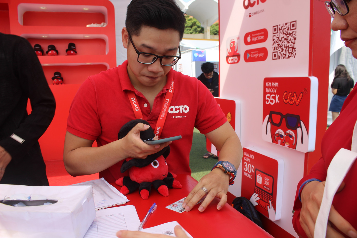 Mở thẻ, đi bộ và nhận tiền chỉ có tại Sóng Festival ảnh 4