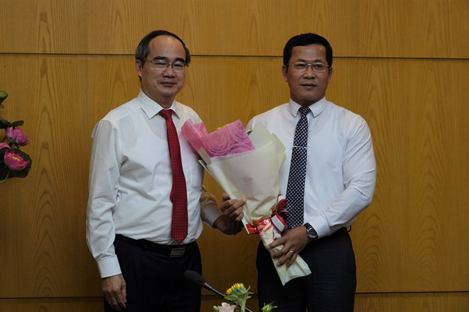 TPHCM cho Bí thư, Phó Bí thư thường trực Quận ủy quận 12 nghỉ hưu ảnh 1