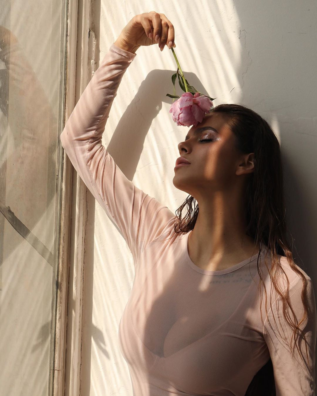 ‘Búp bê xứ bạch dương’ Viki Odintcova tung ảnh khoả thân đẹp ‘nín thở’ ảnh 6