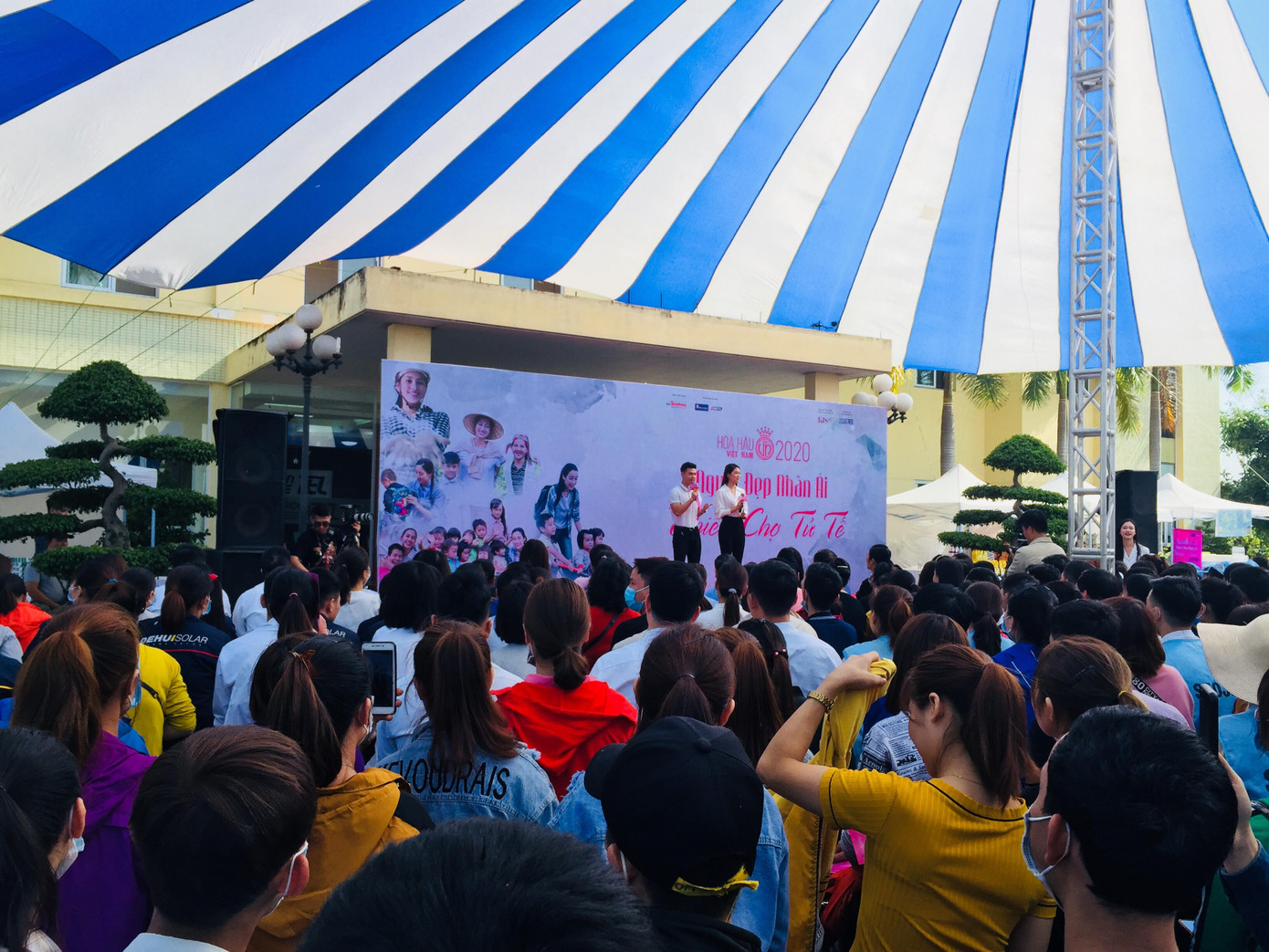 ‘Người đẹp nhân ái’: Thí sinh HHVN mở ‘Phiên chợ tử tế’ cho 500 công nhân ảnh 1