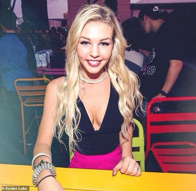 Gần 600 hình xăm và đại phẫu thuật cơ thể, cô gái khiến người nhìn phát hoảng ảnh 5