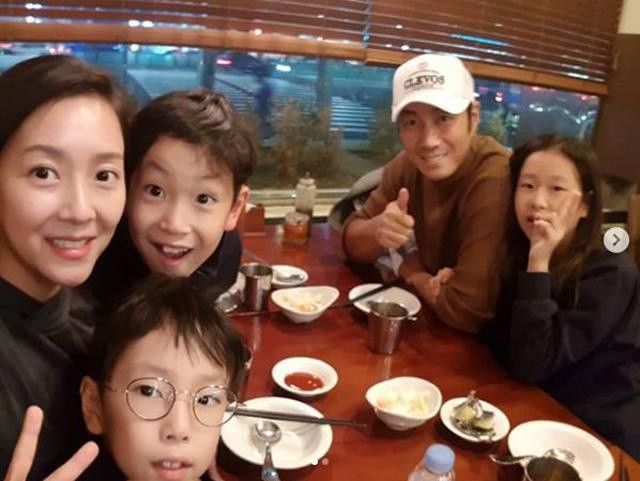 Con trai cố chủ tịch Samsung đam mê diễn xuất dù hơn 20 năm chỉ đóng vai phụ ảnh 4