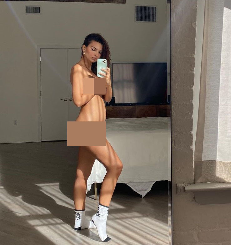 Emily Ratajkowski tung ảnh khỏa thân 100%, xứng đáng bà bầu sexy nhất ảnh 1