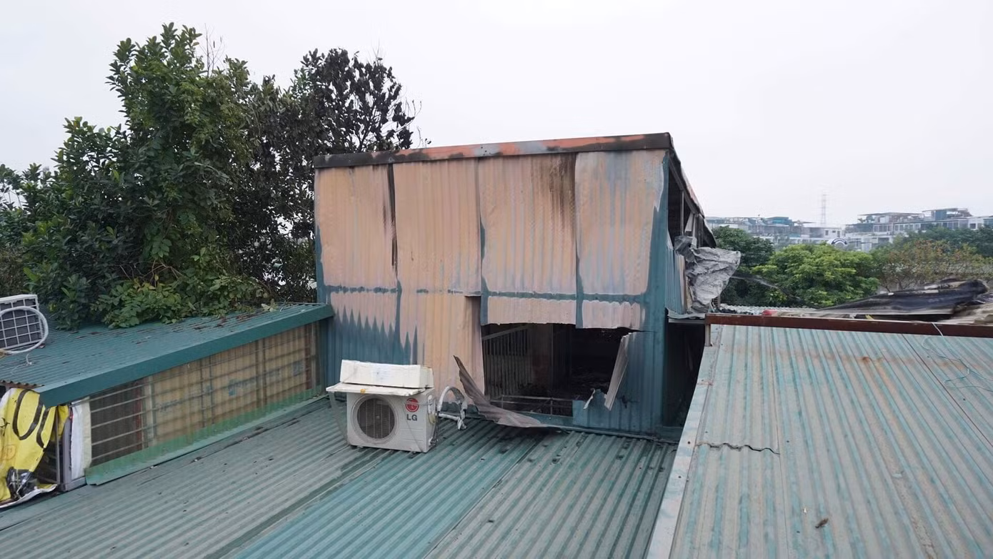 Ngôi nhà trong ngõ ở Hà Nội cháy lớn, 3 bà cháu tử vong ảnh 1