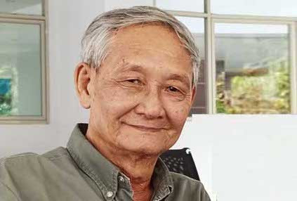 Showbiz 7/9: Siêu sao võ thuật Hồng Kim Bảo chống gậy đến viếng đạo diễn Trần Mộc Thắng ảnh 1