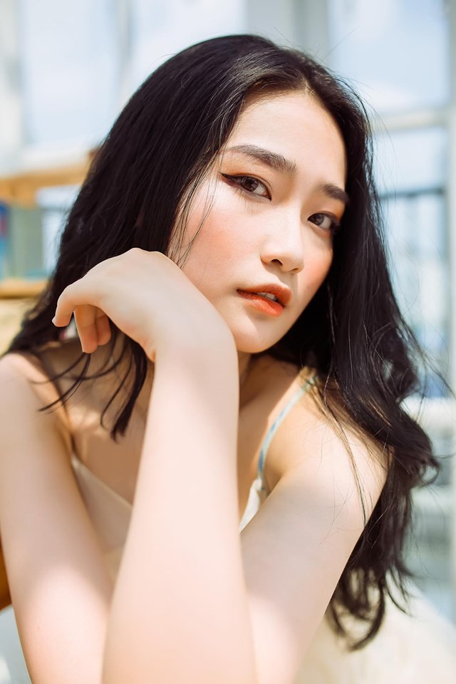 Nữ sinh Báo chí thần tượng Hoa hậu Nguyễn Thị Huyền, quyết tâm ghi danh tại HHVN 2020 ảnh 4