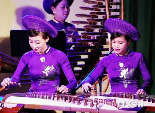 Showbiz 17/9: Phạm Băng Băng khoe nhẫn kim cương hơn 75 tỷ đồng ảnh 1