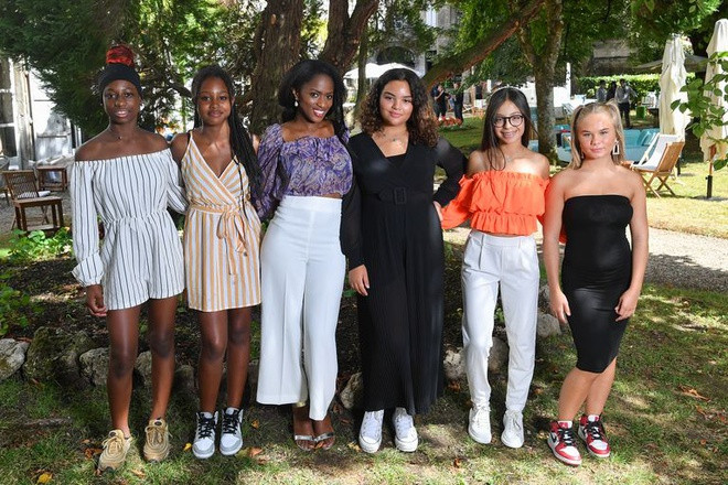 Showbiz 13/9: Phương Oanh lên tiếng về thông tin từng đi rửa bát thuê nuôi cả gia đình ảnh 6