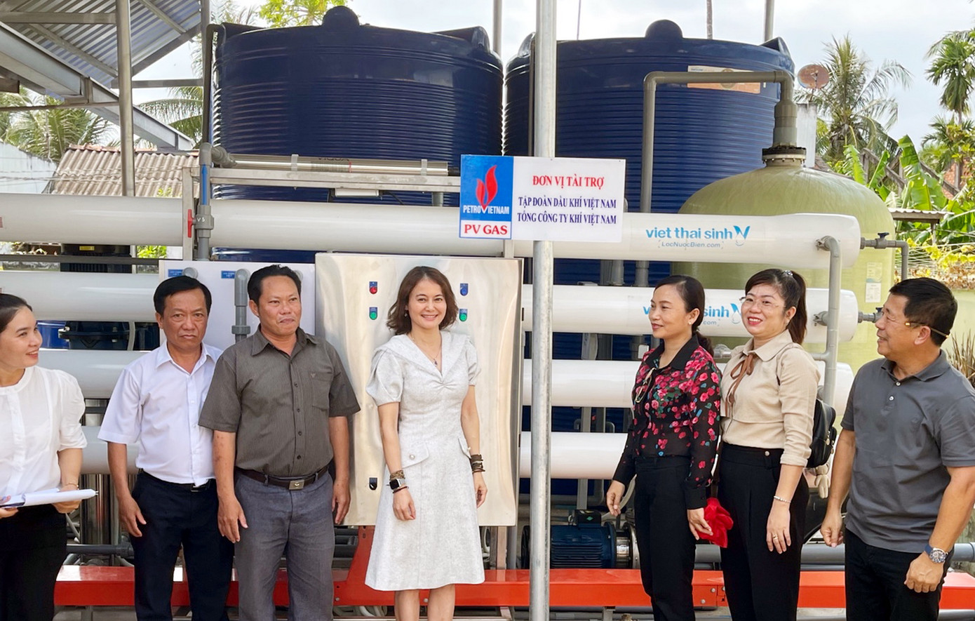 PV GAS trao tặng thêm 2 hệ thống lọc nước ngọt cho Bến Tre ảnh 2