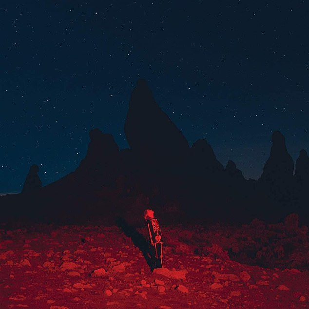 Nữ ca sĩ 9x hóa ‘bộ xương di động’ trên thảm đỏ Grammy 2021 ảnh 5