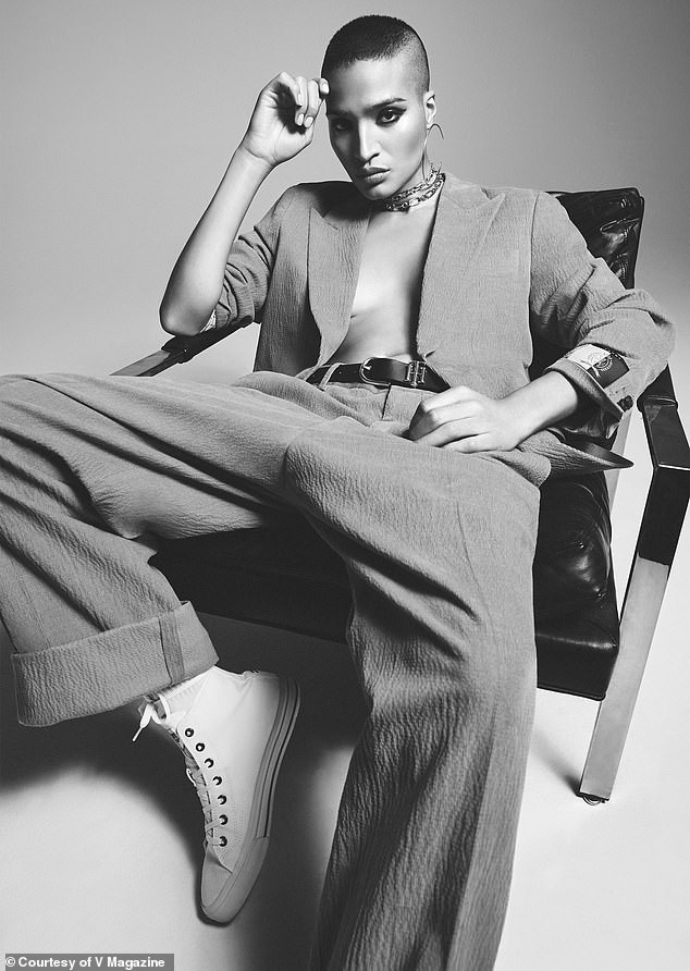 Mỹ nhân chuyển giới chụp ngực trần trên tạp chí, trải lòng về quá khứ đau đớn ảnh 6