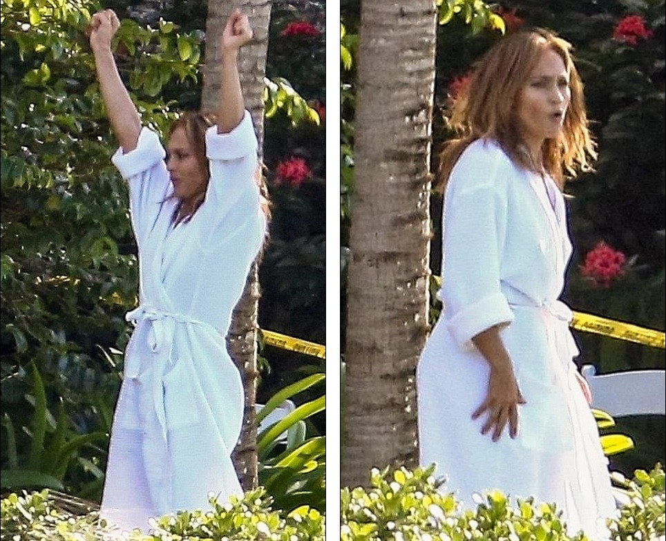 Jennifer Lopez và bồ trẻ ôm hôn tình tứ đập tan tin đồn hủy hôn ảnh 5