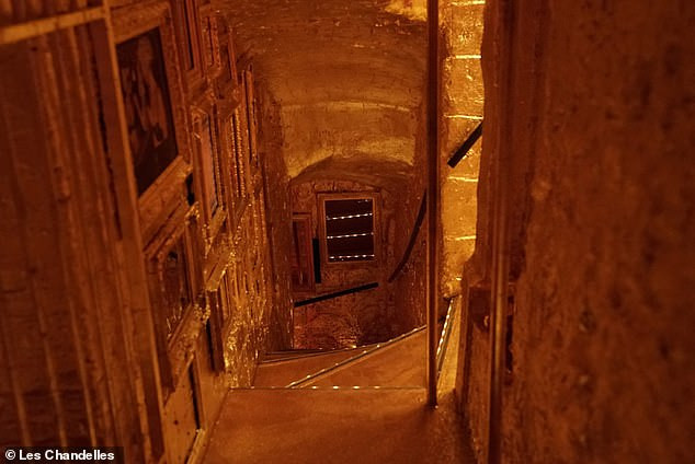 Cuốn hồi ký hé lộ về chốn ăn chơi trụy lạc sang trọng bậc nhất Paris ảnh 3