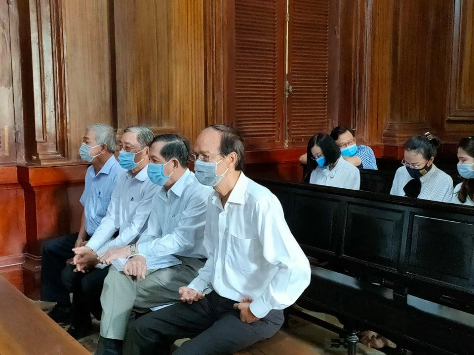 Hình ảnh phiên toà xét xử đại gia Bạch Diệp và ông Nguyễn Thành Tài tại TAND TP HCM ảnh 7