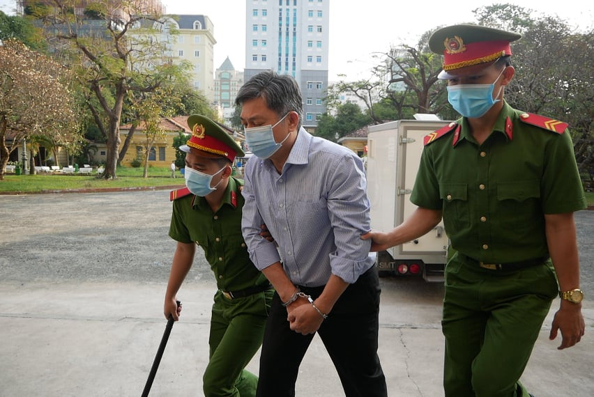 Hình ảnh phiên toà xét xử đại gia Bạch Diệp và ông Nguyễn Thành Tài tại TAND TP HCM ảnh 8