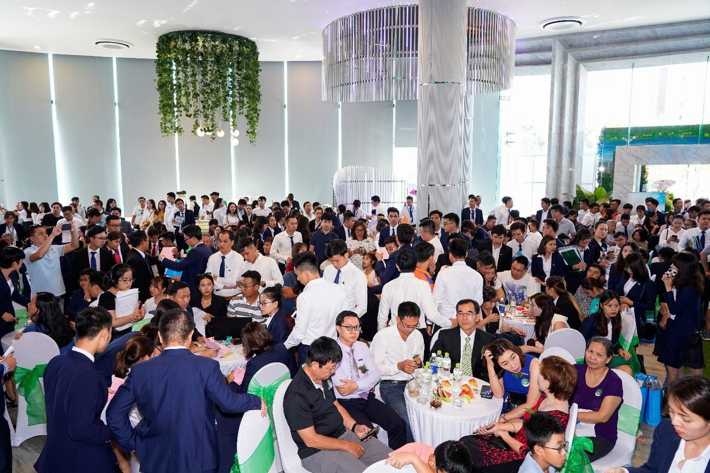 Eco Green Saigon 'bùng nổ' giao dịch ngày ra mắt tòa căn hộ thứ 4 ảnh 1