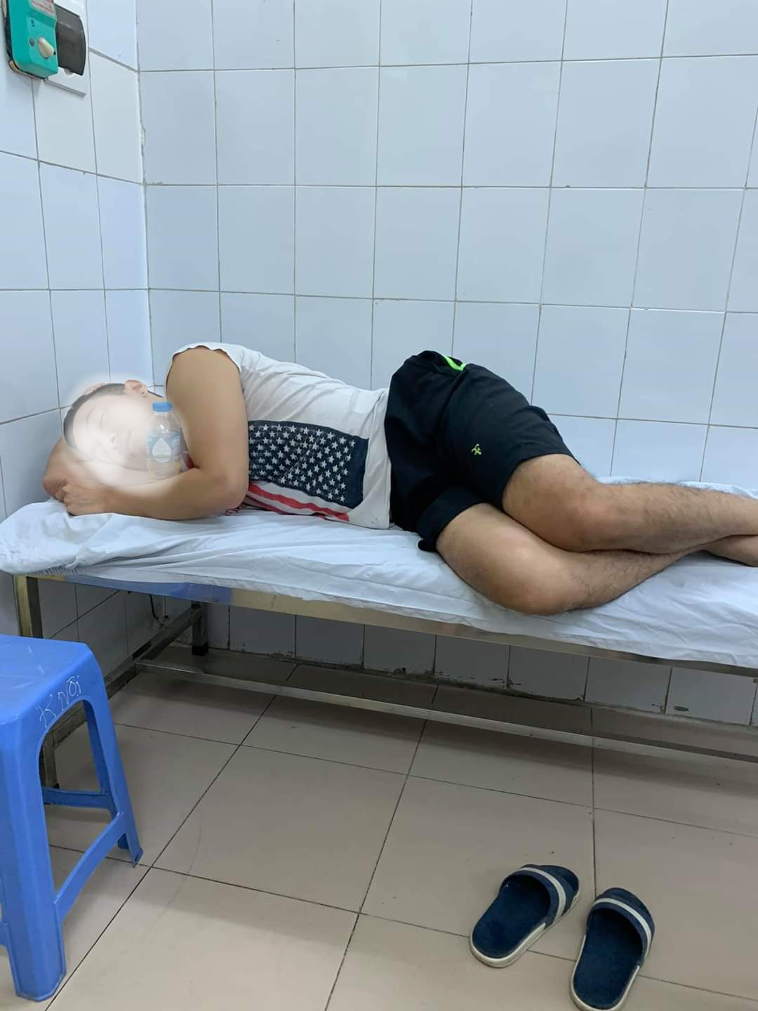 Hà Nội: Nhà hàng buffet bị tố làm 7 người ngộ độc, cách xử lý “kiểu phủi tay" ảnh 3