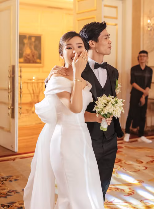 Lễ cưới Công Phượng: Dàn “nam thần” tuyển Quốc gia bê tráp, không thể thiếu “bố Park“ ảnh 5