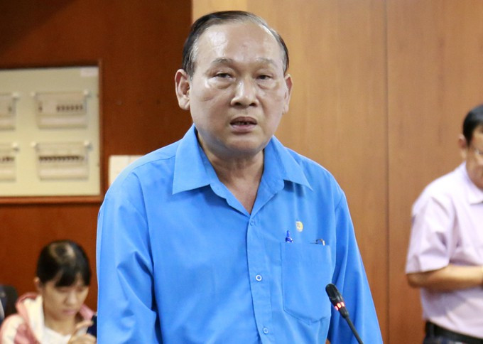 Ông Nguyễn Văn Phúc, Hiệu trưởng trường THCS Bạch Đằng nhận trách nhiệm về mình trong cuộc họp báo chiều 26/5. Toàn cảnh vụ cây phượng bật gốc đè vào người học sinh gây thương vong tại trường Bạch Đằng ảnh 4