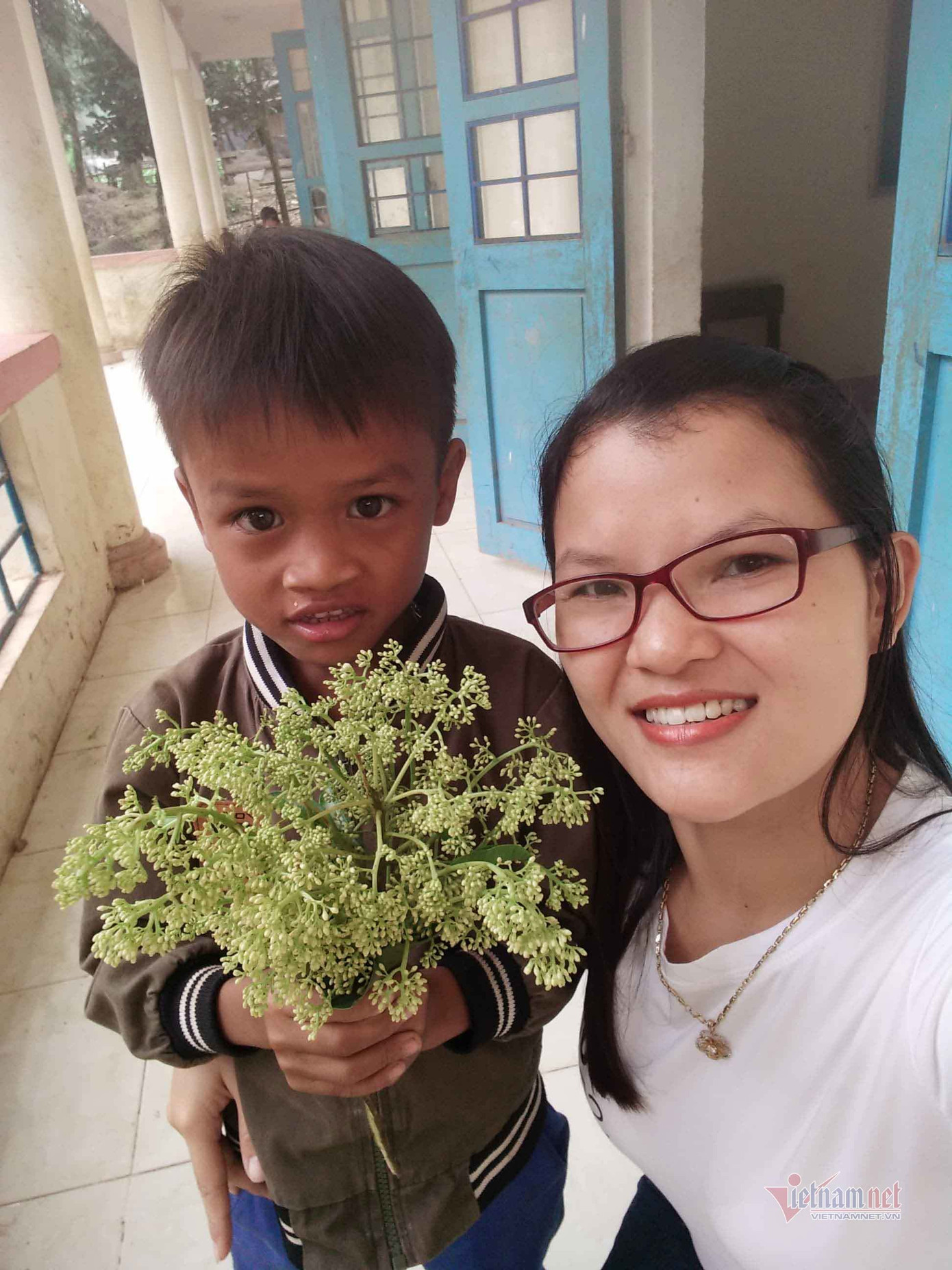 Rưng rưng trước những món quà trò vùng cao tặng thầy cô nhân ngày 20/11 ảnh 1