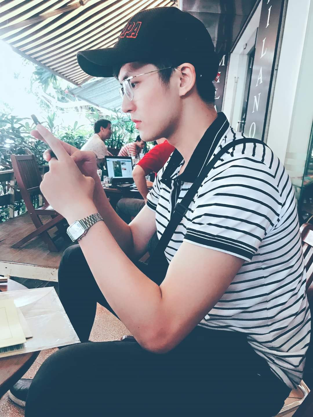 Thầy giáo livestream dạy Toán cực “gắt”, nhưng gây chú ý là nhan sắc “đánh cắp trái tim“ ảnh 8