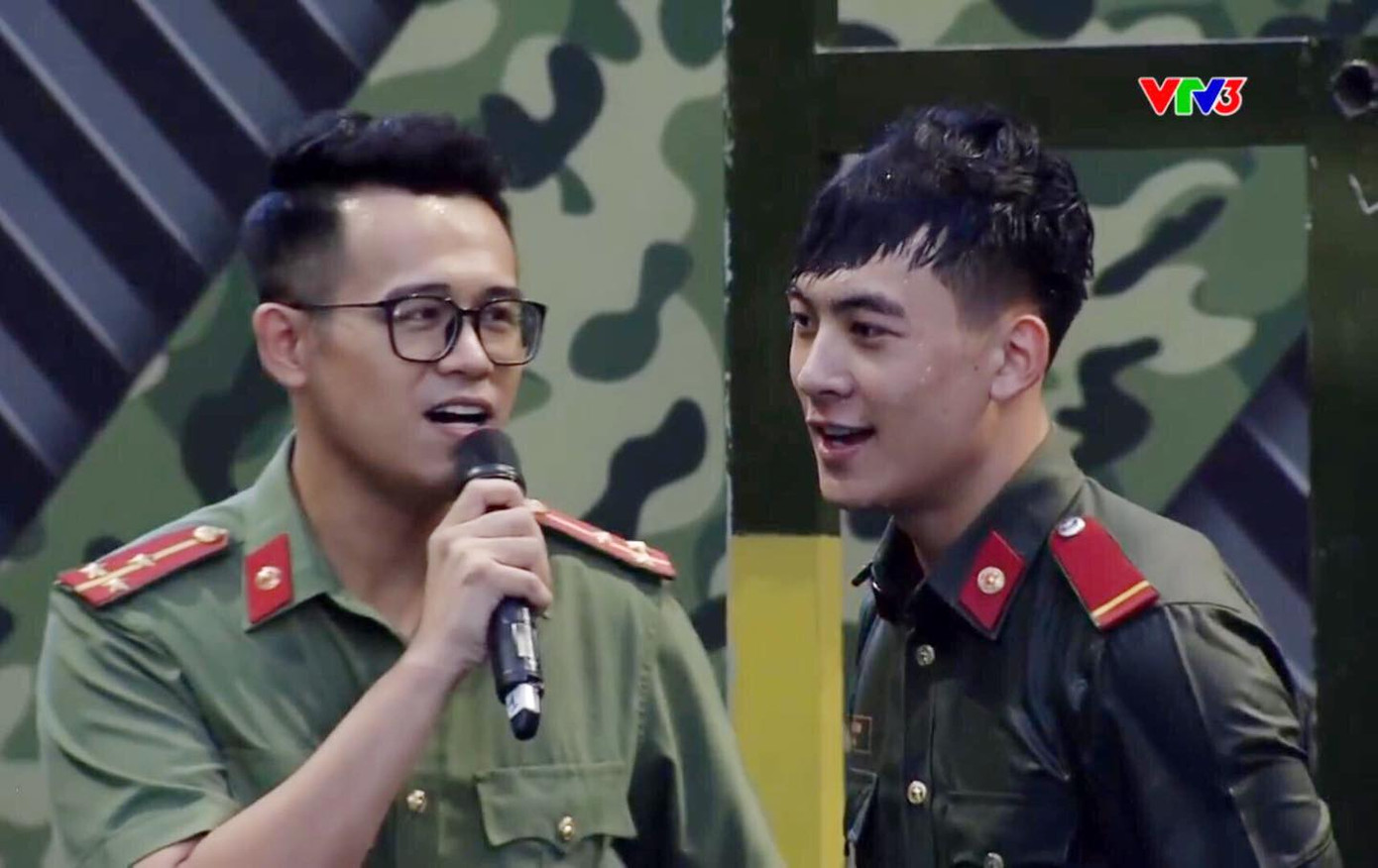 Anh cảnh vệ đẹp trai siêu cấp lại còn độc thân: “Act cool, đứng hình mất 5 giây" ảnh 1