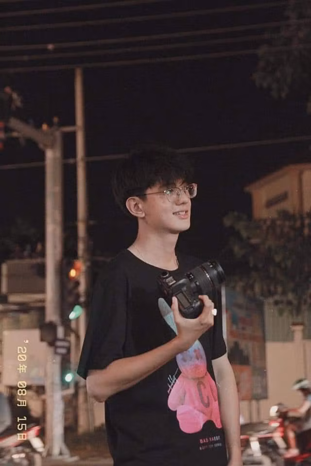 Chàng cameraman Cần Thơ khiến hội chị em ngẩn ngơ vì nhan sắc "cực phẩm" ảnh 2