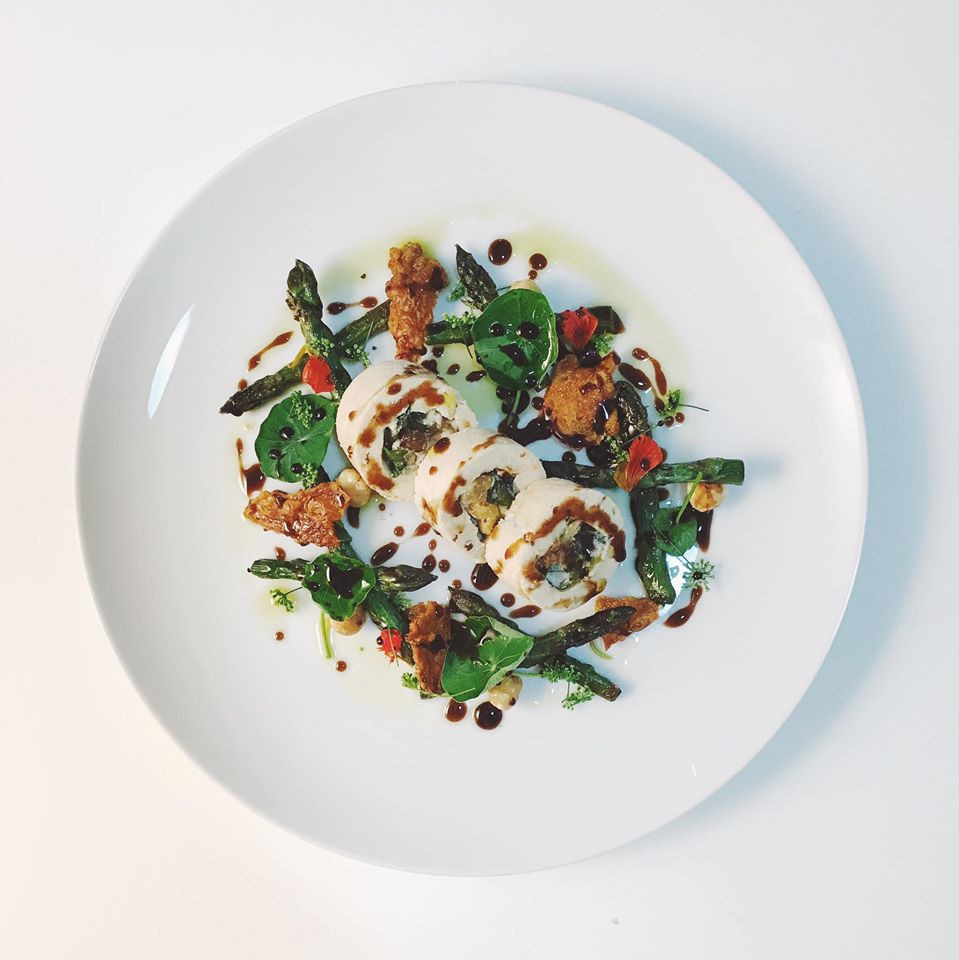 Học thiết kế nhưng mê nấu ăn, 9X khiến dân mạng xuýt xoa “không mở nhà hàng thật phí“ ảnh 11