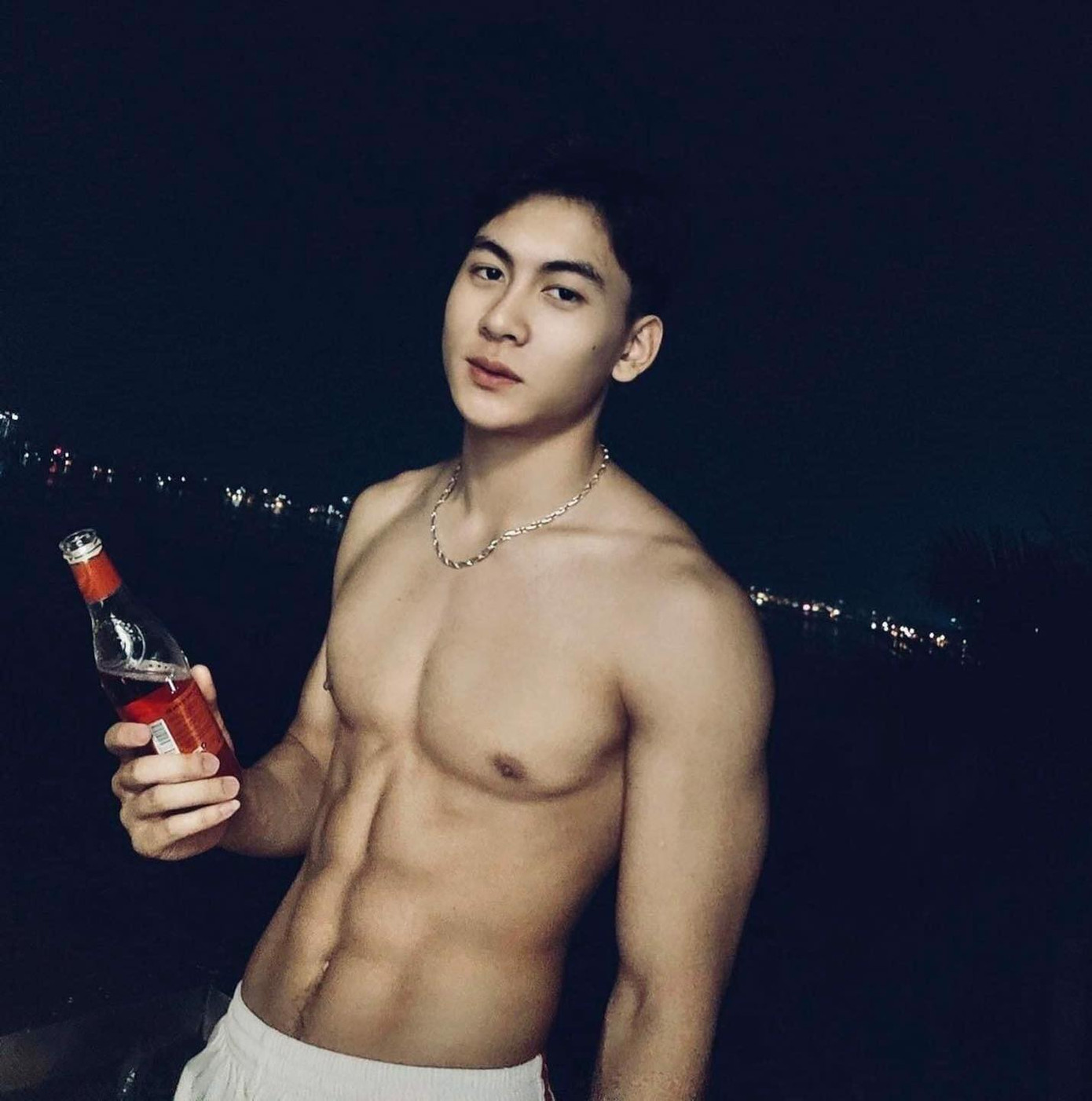 Anh cảnh vệ đẹp trai siêu cấp lại còn độc thân: “Act cool, đứng hình mất 5 giây" ảnh 6