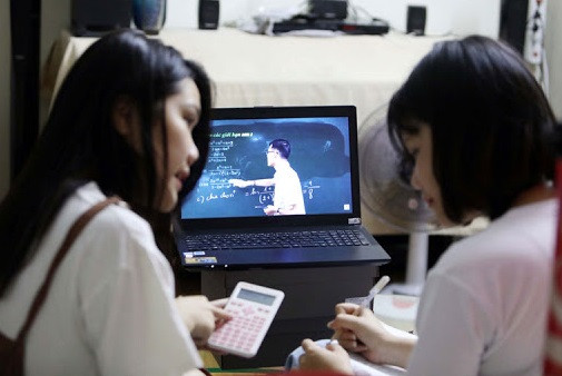 Trạm tin nóng: Bộ GD&ĐT đưa ra 2 kịch bản thi THPT Quốc gia 2020 ảnh 2