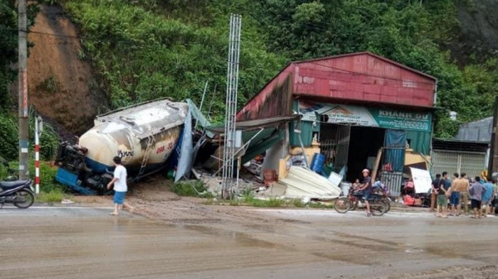 Hà Giang: Đất đá đổ sập nhà dân, một học sinh tử vong ảnh 1