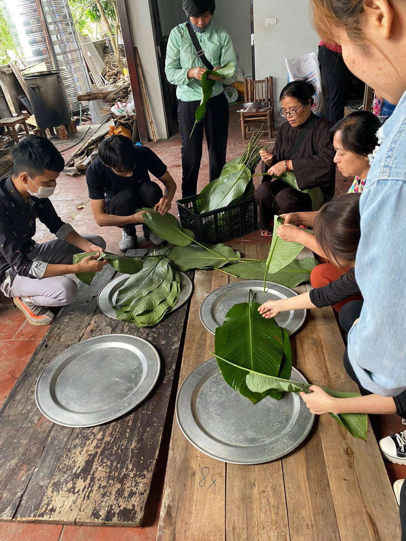 Tăng ni, phật tử Hà Nội gửi hàng nghìn bánh chưng chay vào miền Trung ảnh 1