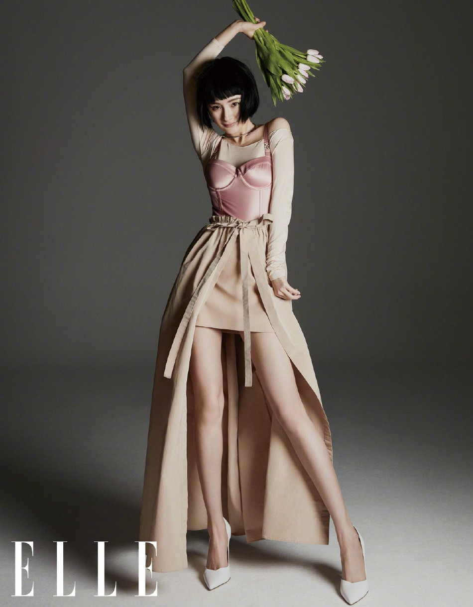 Dương Mịch phanh áo lộ nội y, khoe chân dài miên man hậu bị tố chảnh choẹ ảnh 9