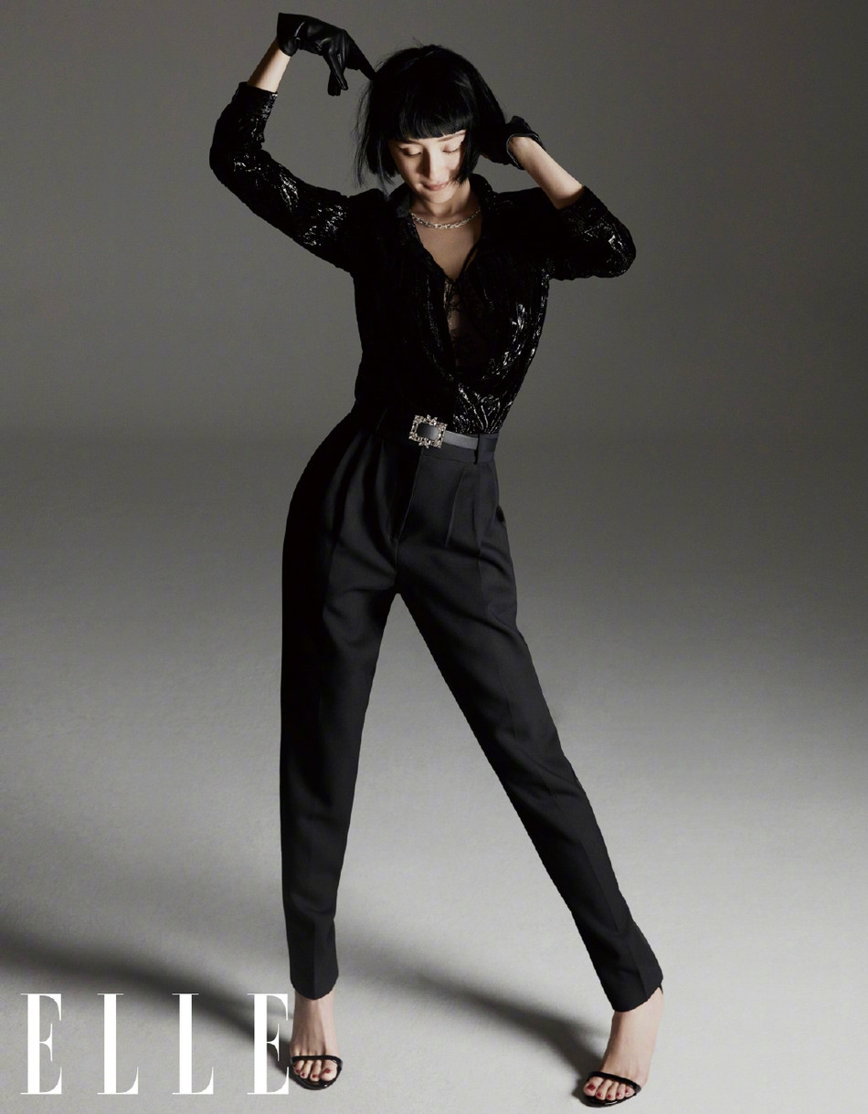 Dương Mịch phanh áo lộ nội y, khoe chân dài miên man hậu bị tố chảnh choẹ ảnh 2