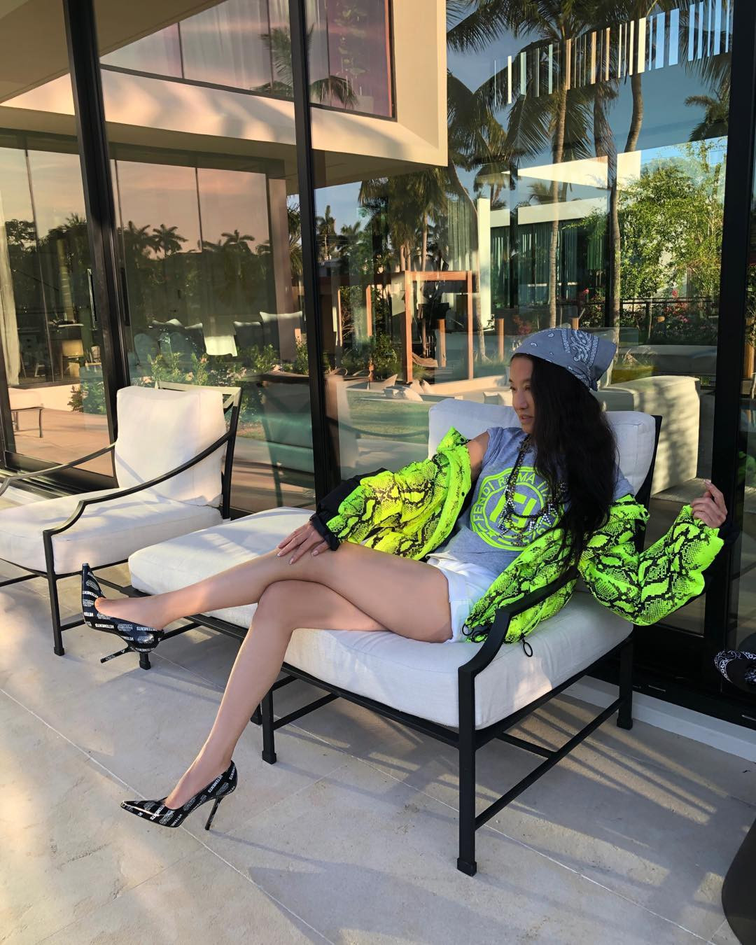 Thân hình nuột nà đến khó tin ở tuổi 70 của ‘nữ hoàng váy cưới’ Vera Wang ảnh 3