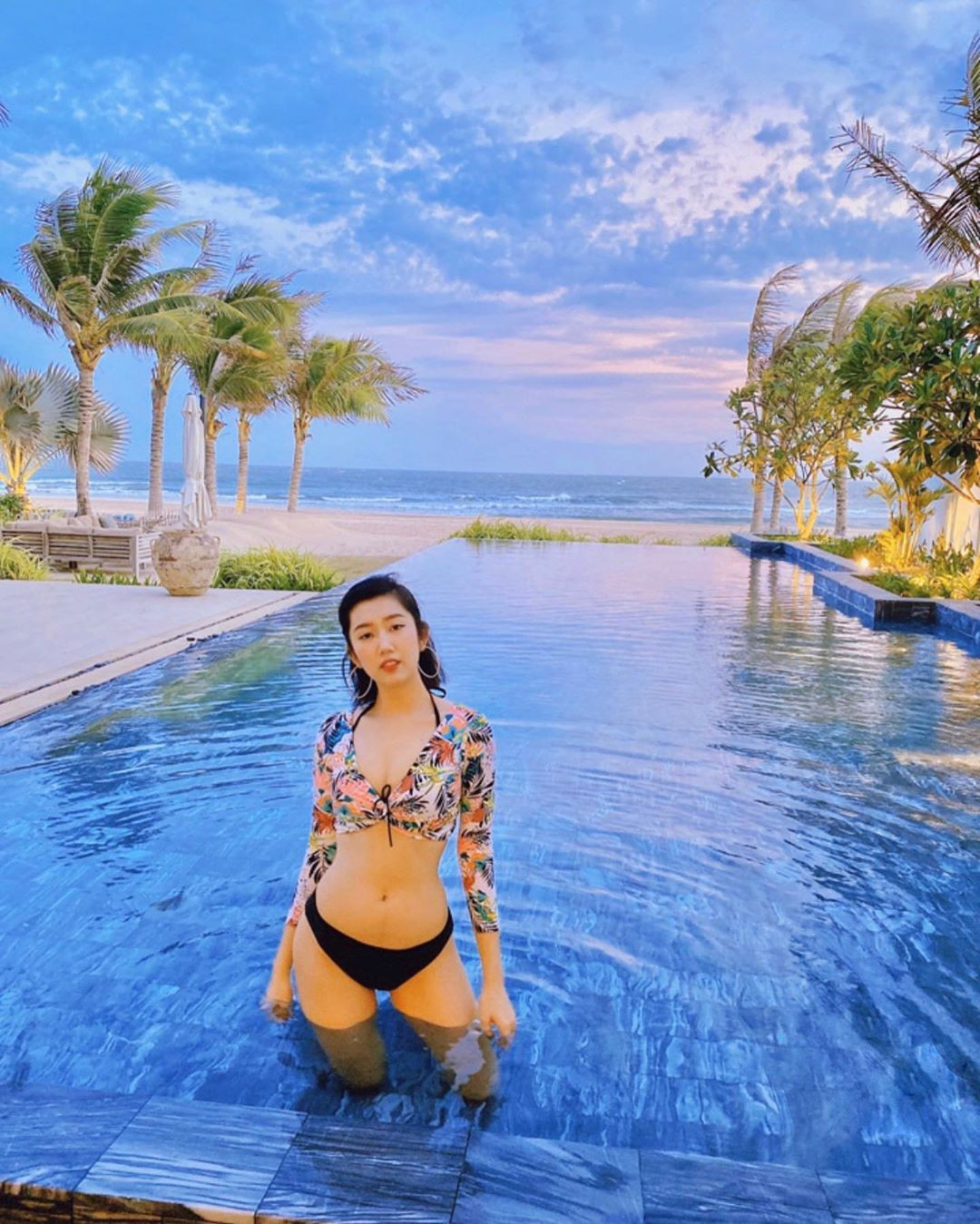 Thúy Ngân ‘Gạo nếp gạo tẻ’ diện bikini ‘thả thính’, vòng ba nóng bỏng gây chú ý ảnh 4