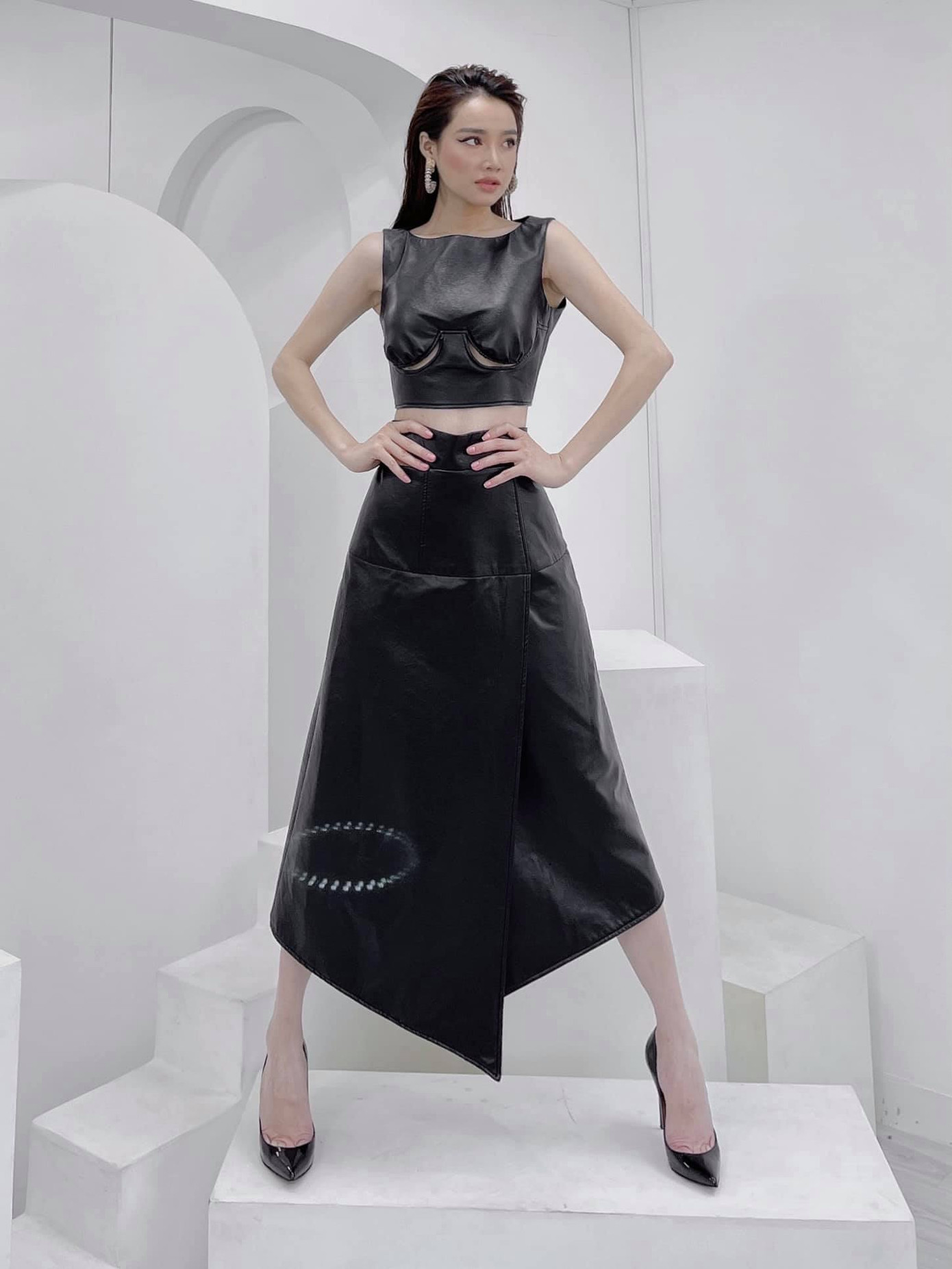 Lệ Quyên tung clip bikini khoe thân hình quyến rũ ảnh 3