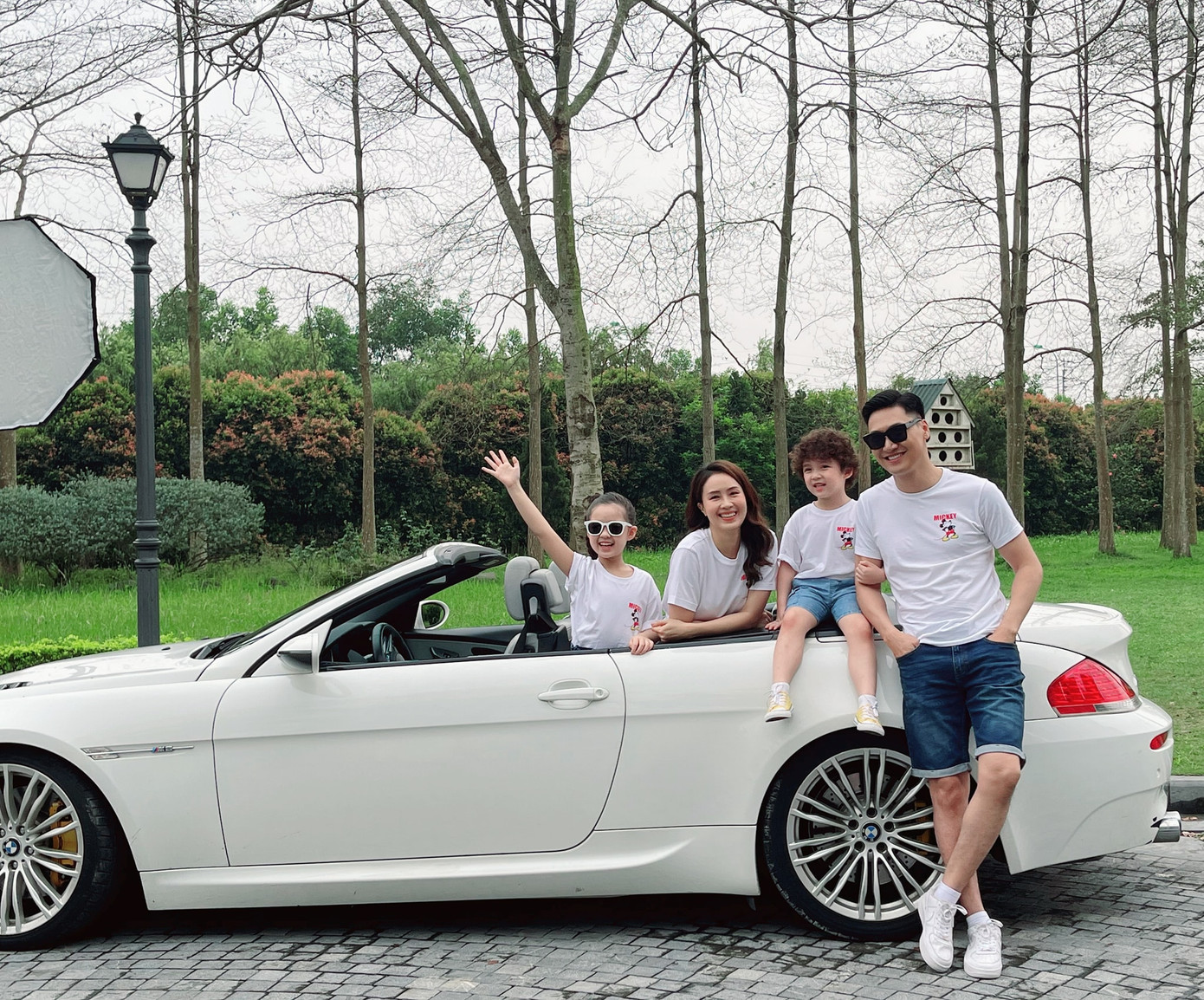 Thiều Bảo Trâm đẹp hút hồn với eo con kiến ảnh 3