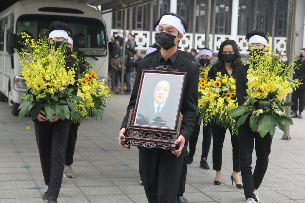 Dòng sổ tang tiễn biệt đầy xúc động của Trọng Tấn, Đăng Dương gửi tới cố NSND Trung Kiên ảnh 9 Dòng sổ tang tiễn biệt đầy xúc động của Trọng Tấn, Đăng Dương gửi tới cố NSND Trung Kiên ảnh 9