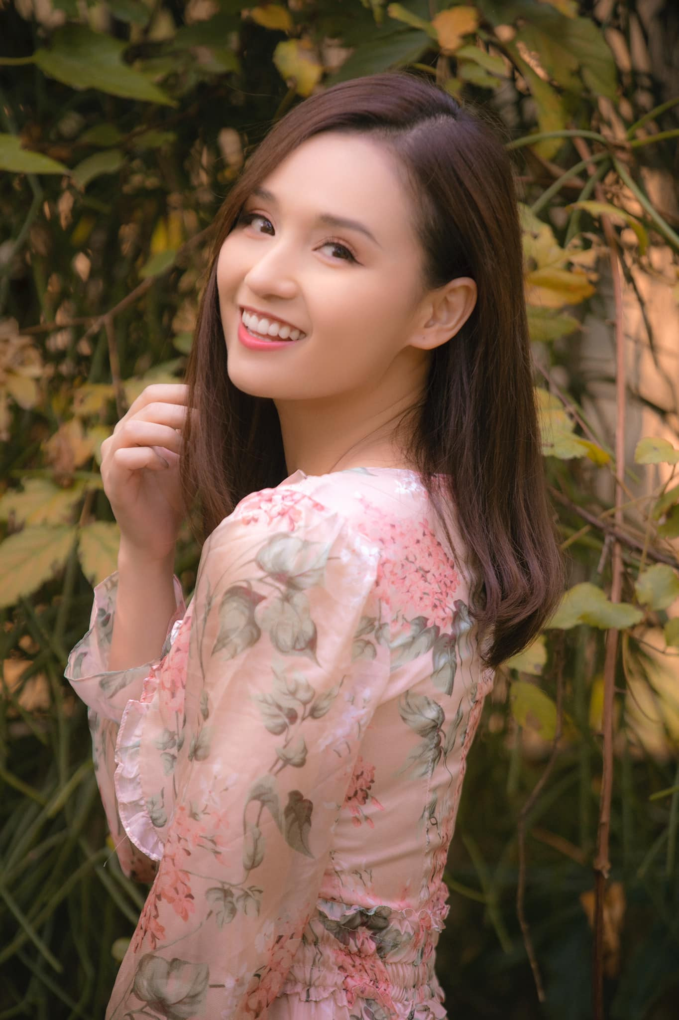 Chi Pu mặc xuyên thấu không nội y 'nóng mắt' ảnh 9