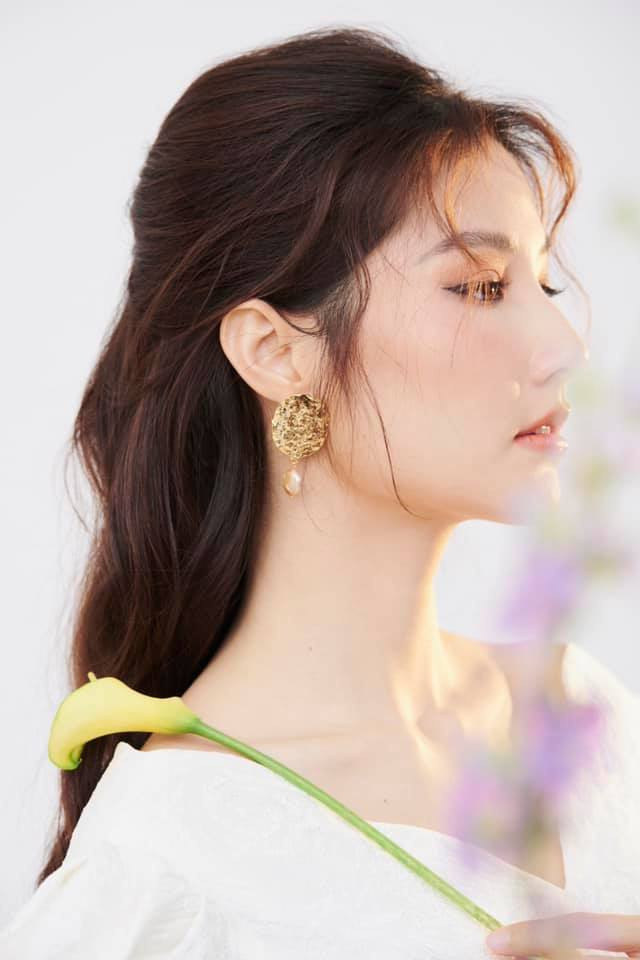 Khánh Thi chia sẻ quan điểm về việc hẹn hò với người kém nhiều tuổi ảnh 11