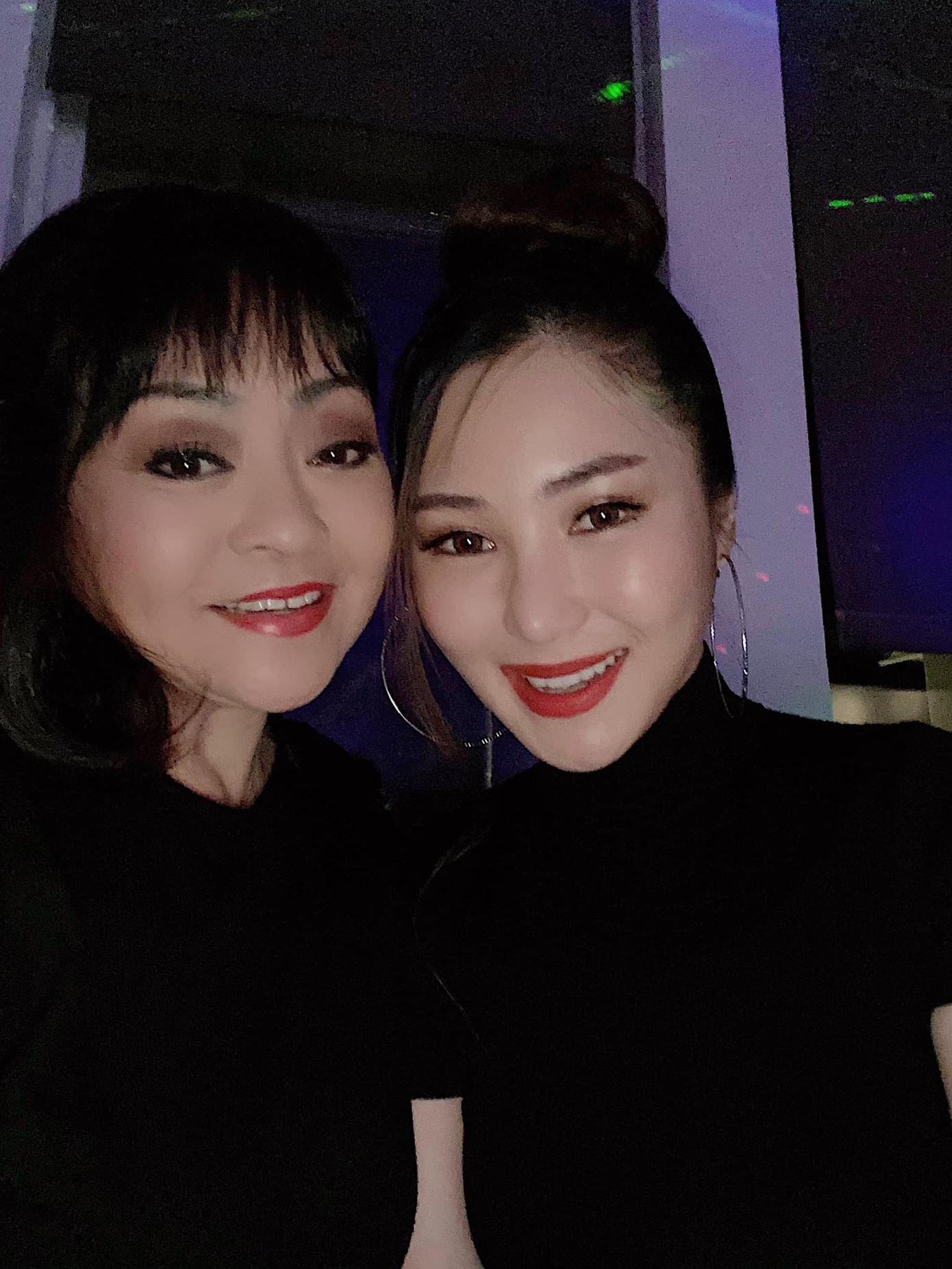 Clip hậu trường 'tấu hài tình cảm' của Vân Dung và Mạnh Hưng ở 'Hướng dương ngược nắng' ảnh 9