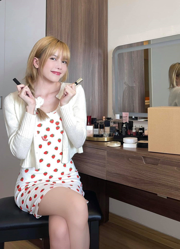 Hoàng Thùy Linh tung hình gợi cảm khoe vòng 3 'đốt mắt' fan ảnh 7