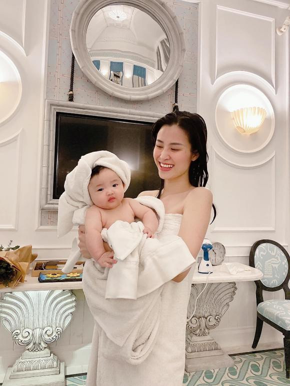 Clip hậu trường 'tấu hài tình cảm' của Vân Dung và Mạnh Hưng ở 'Hướng dương ngược nắng' ảnh 7