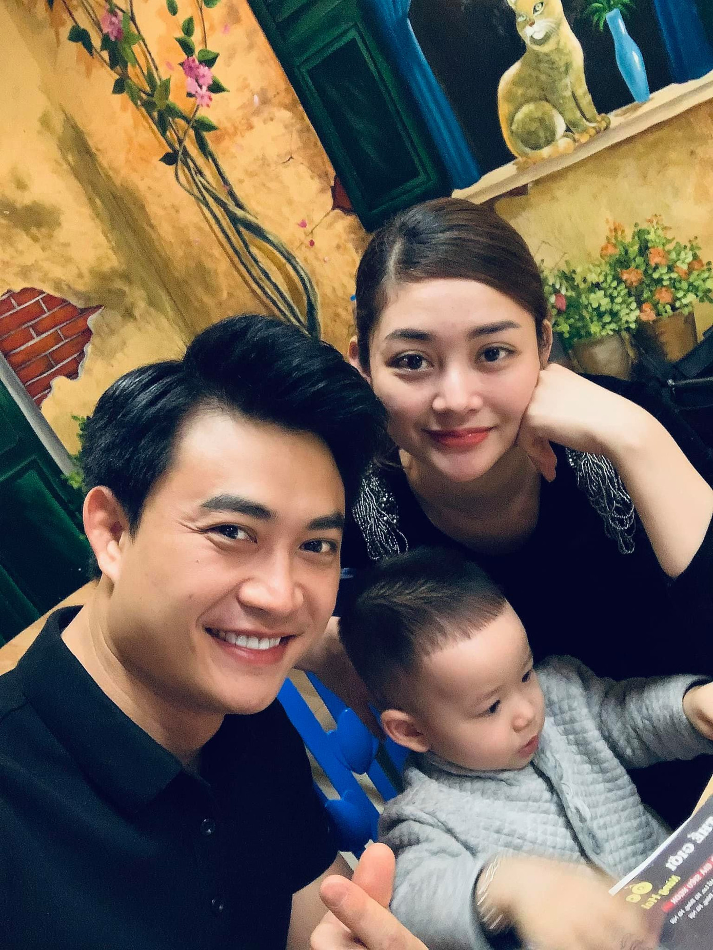 Thiều Bảo Trâm đẹp hút hồn với eo con kiến ảnh 4