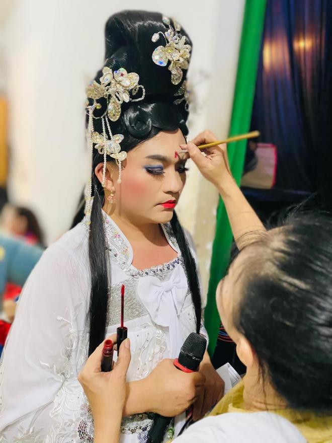 Khán giả phản ứng bất ngờ khi Ninh Dương Lan Ngọc bị 'rách váy' ảnh 3