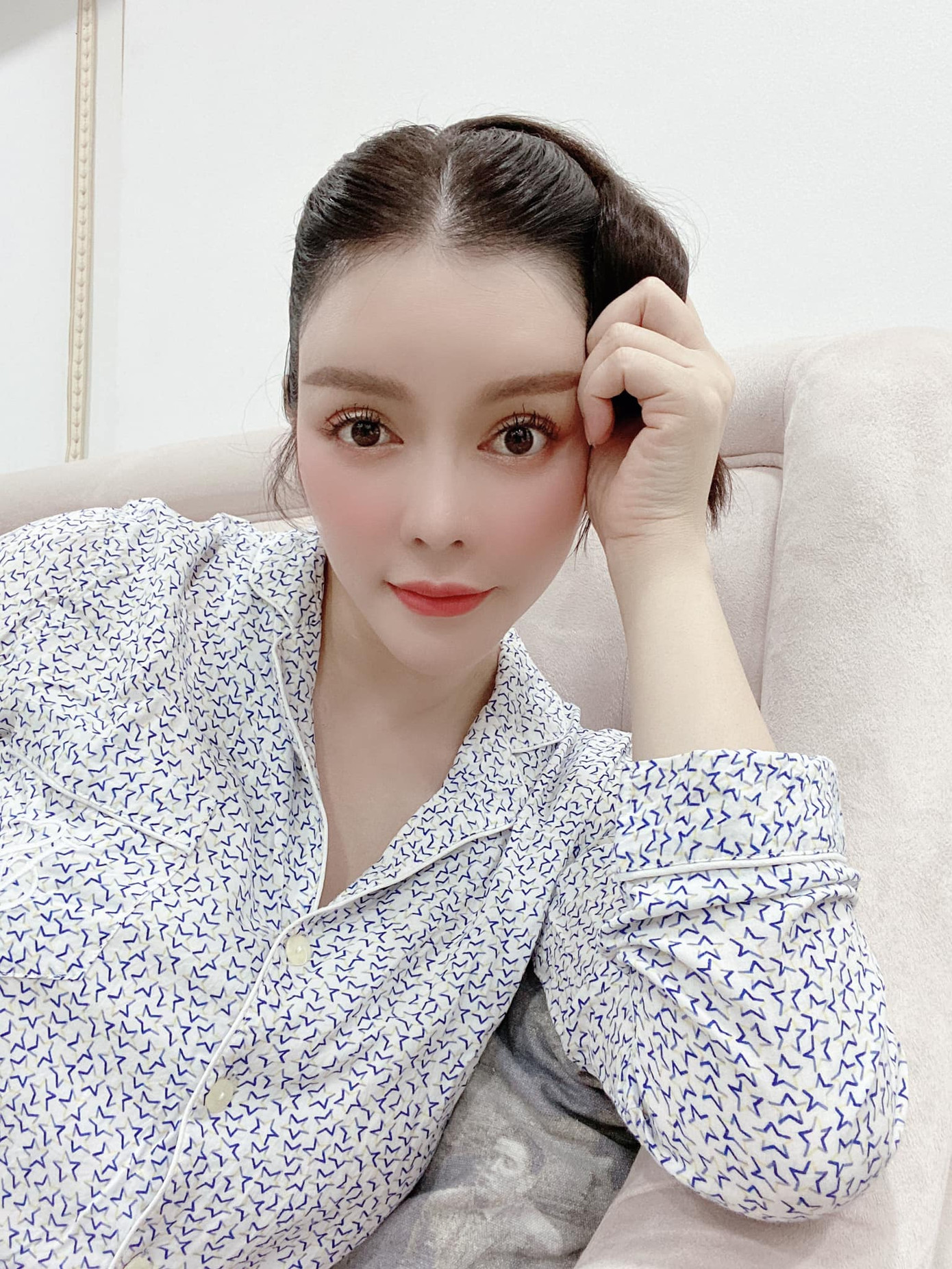 Bị thắc mắc về gương mặt khác lạ nghi thẩm mỹ, Minh Hằng đáp trả ảnh 5